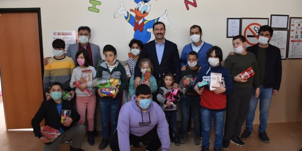 Başkan Geylani Özel Çocuklarla Bir Araya Geldi