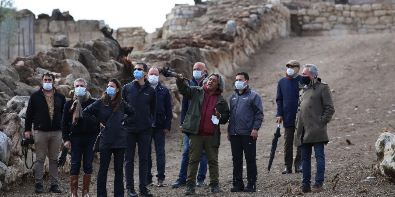 Bodrum’daki Sur Duvarları Profesörleri Şaşırttı