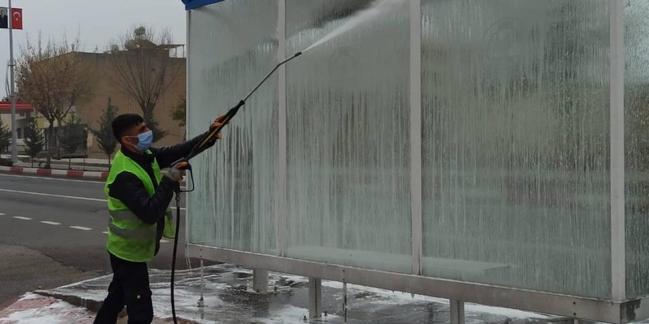 Siirt Belediyesi Vatandaşların Ortak Kullanım Alanlarını Temizledi