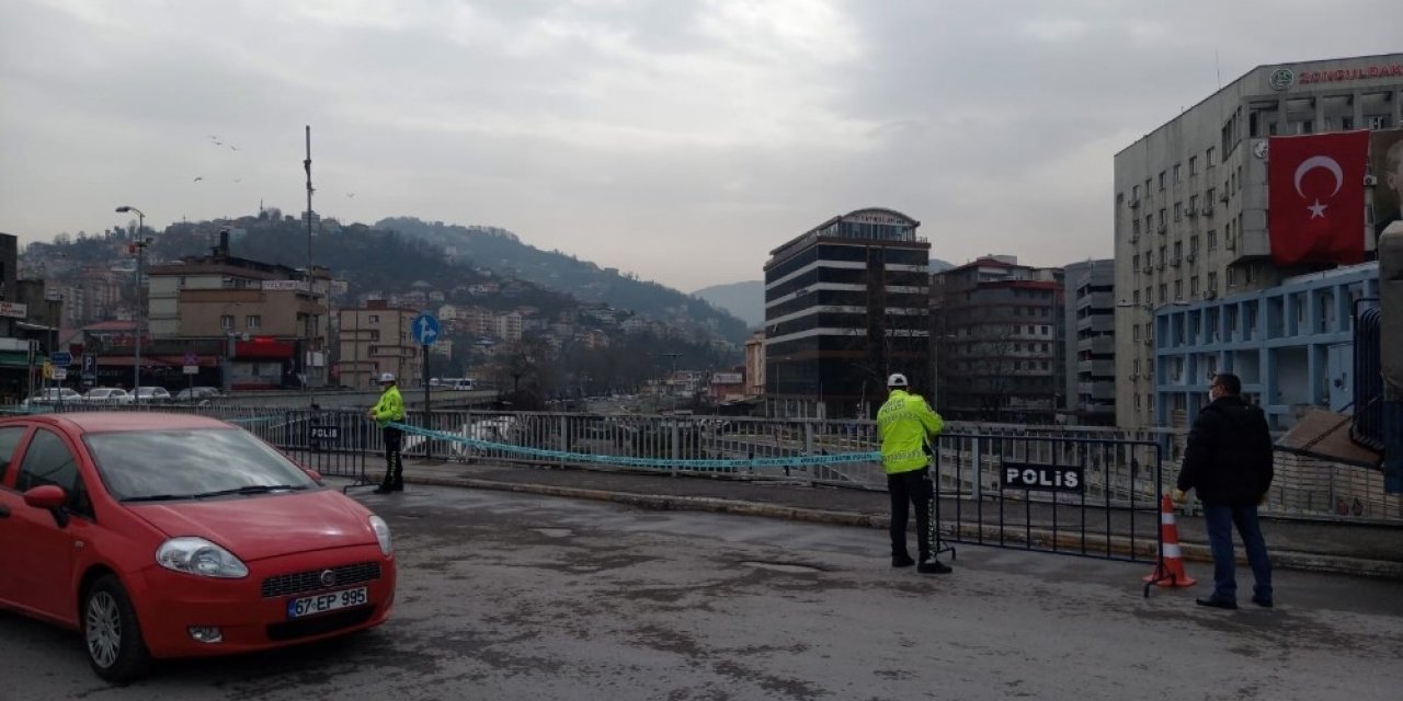 Gelişi Güzel Parklanmalara Barikat Önlemi