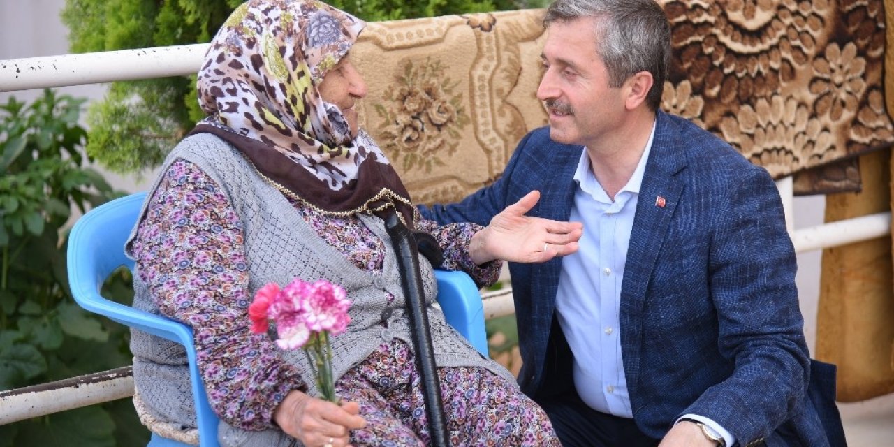 Tahmazoğlu Yaşlılar Haftasını Kutladı