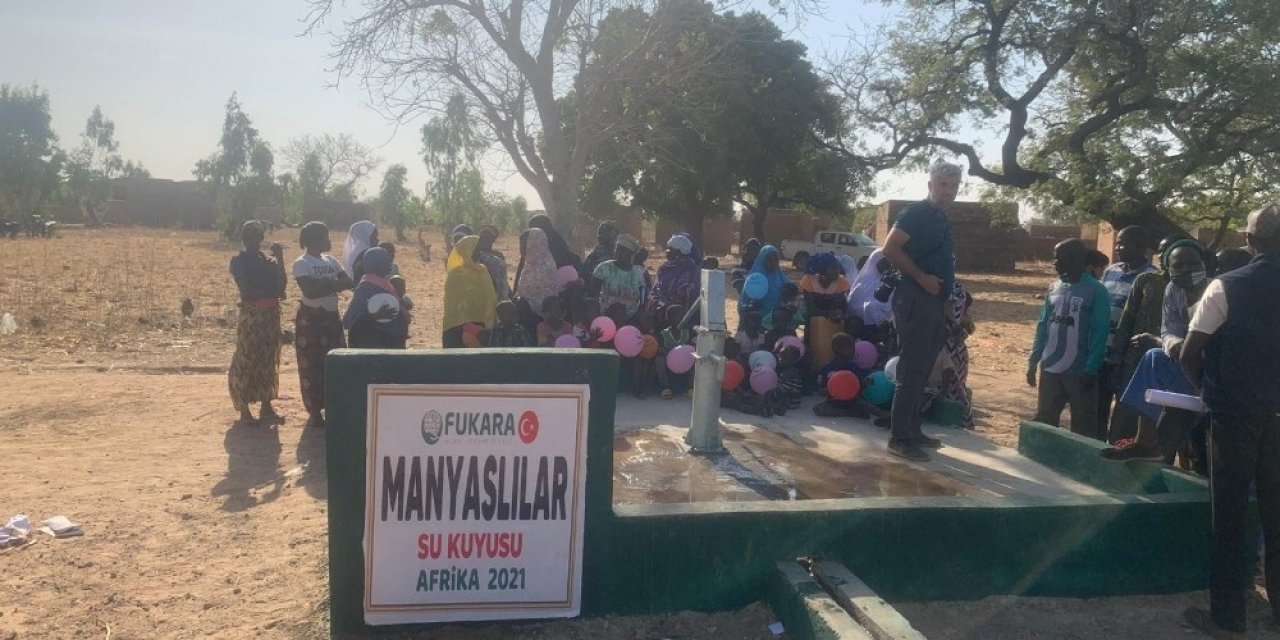 Manyaslı Gençlerden Afrika’ya Su Kuyusu