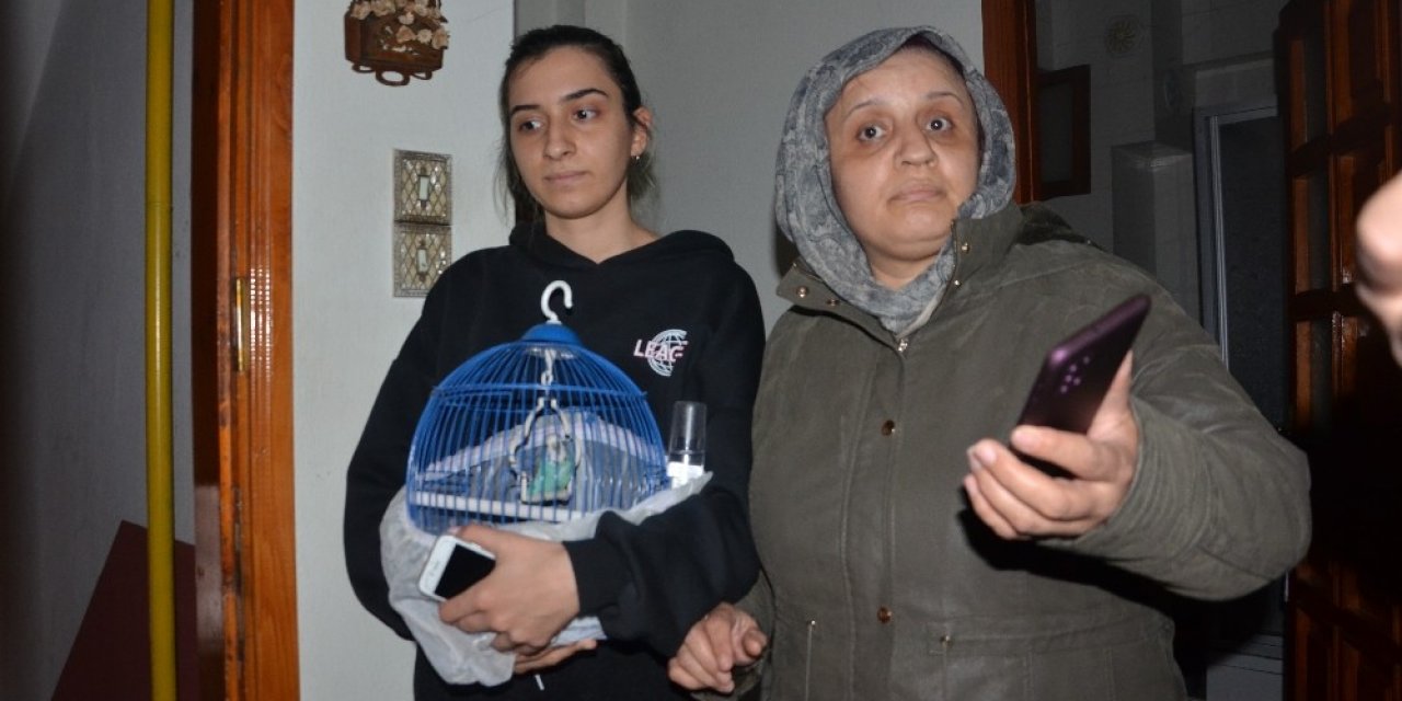 O Mavişini, Annesi Evini Düşündü