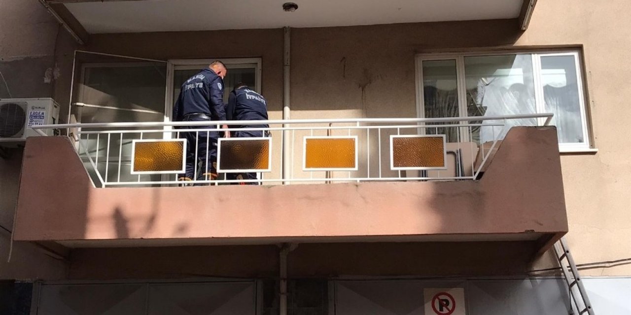 ‘annem İntihar Edebilir’ Dedi, İtfaiye Camı Kırıp İçeri Girdi