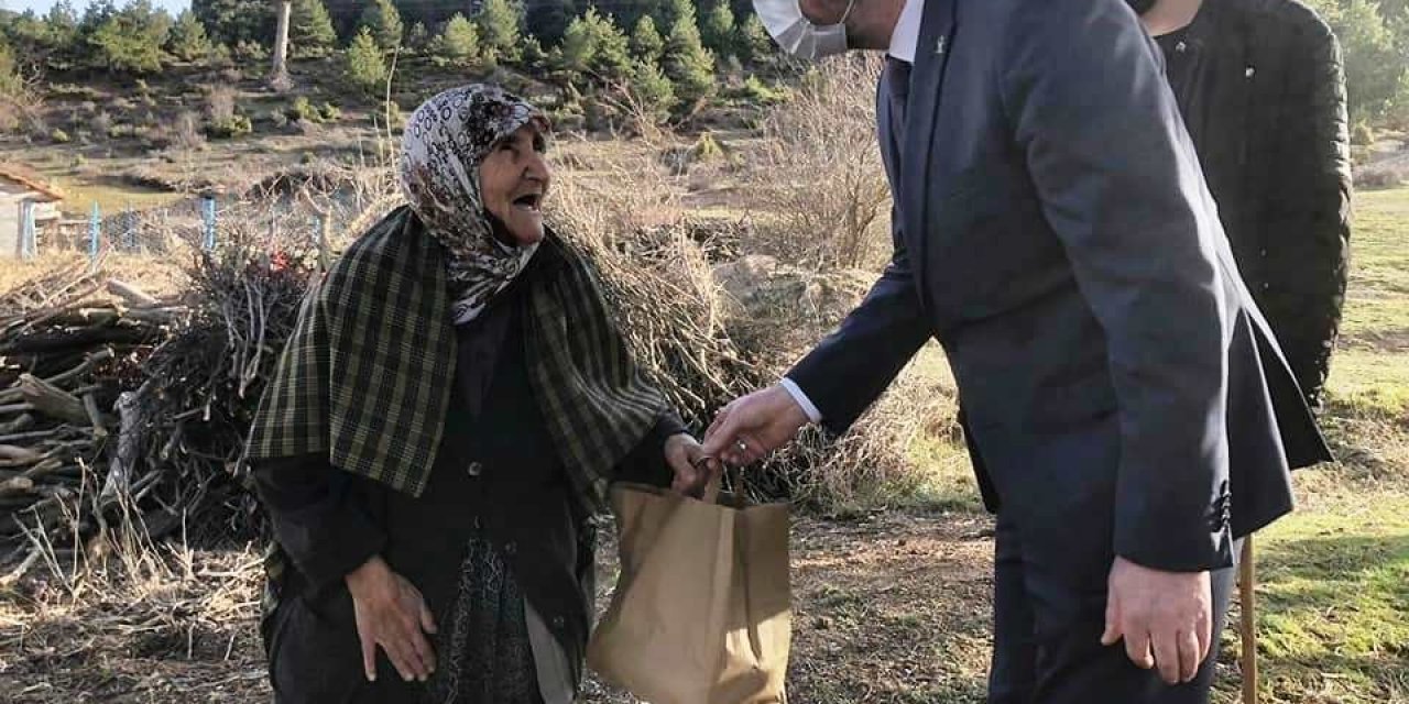 Başkan Ceyhun: “büyüklerimiz Hayatımızın En Kıymetli Değerleridir”