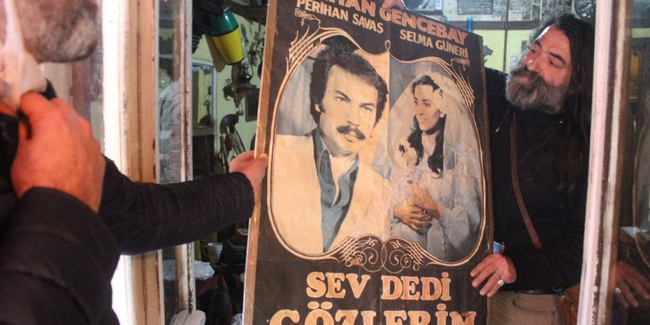 Dükkânı Yıkıldı, Antikalarını Göz Yaşlarıyla Sattı