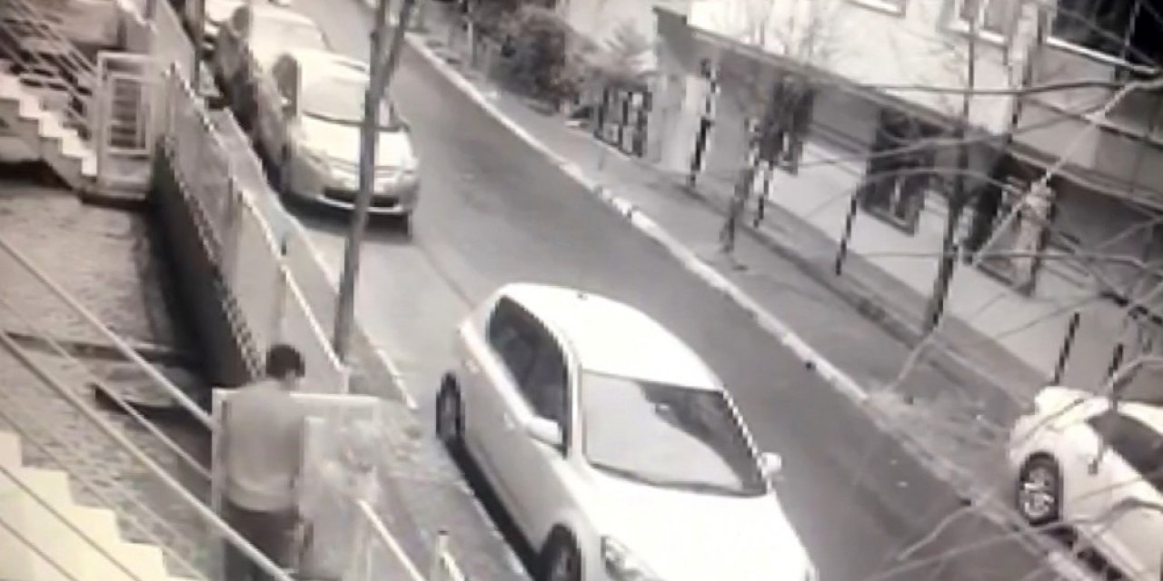 Pendik’te Saniyelik Demir Kapı Hırsızlığına Tepki: ‘çok Kolay Çıkıyor’