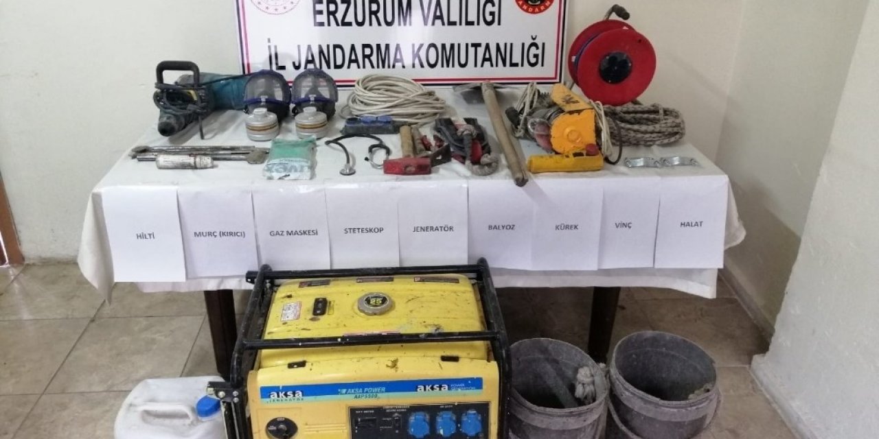 Jandarmadan Kaçak Kazı Yapanlara Suç Üstü