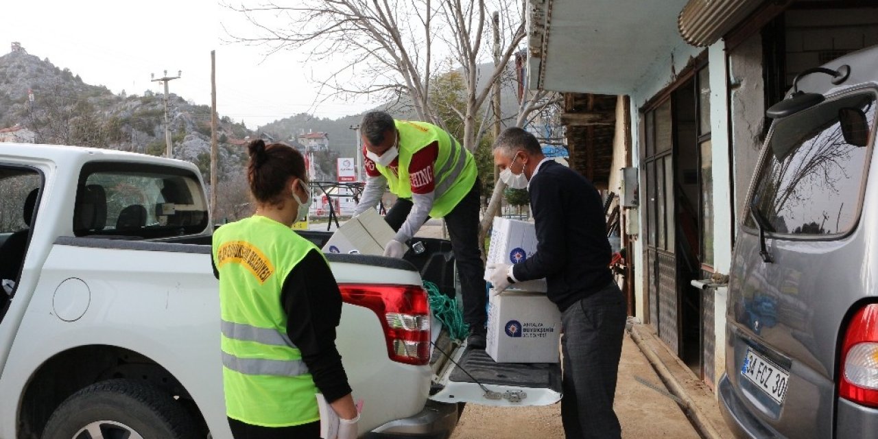 Karantinaya Alınan Mahalleye Gıda Yardımı