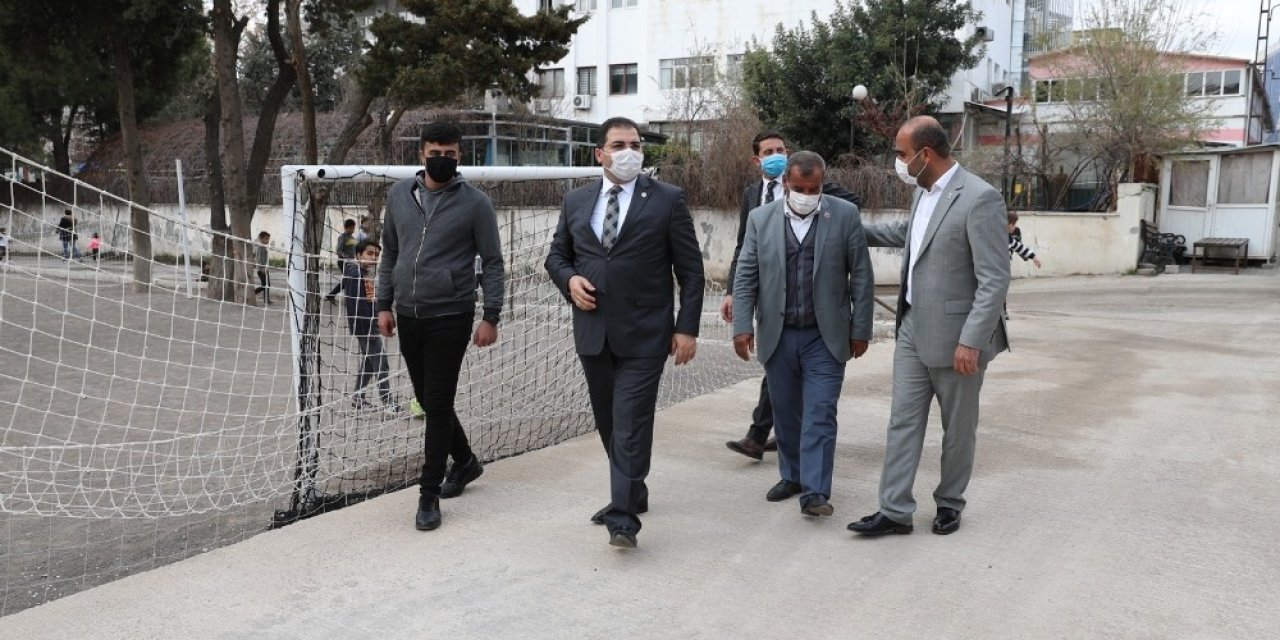Canpolat, Gelen Taleplere Çözüm Üretti