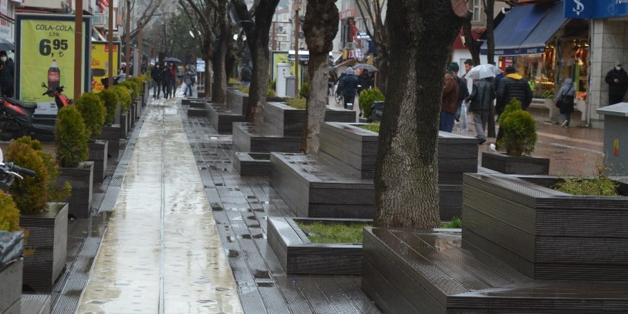 Korona Virüsün Yapamadığı Yağmur Yaptı