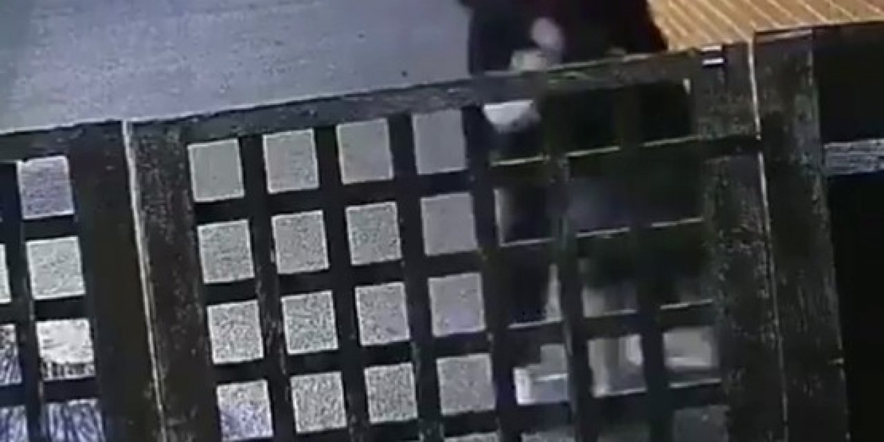 İ̇ngiltere’de Hamile Kadını Kafasına Yastık Kılıfı Geçirerek Darp Etti