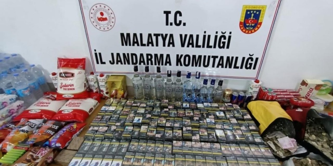 Çaldıklarını Götüremeden Yakalandılar