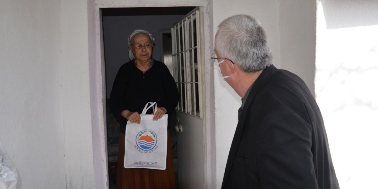 Gömeç Belediye Başkanı Himam Yaşlıları Unutmadı