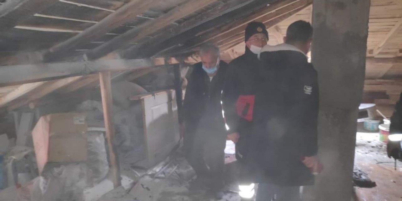 Çatı Katında Çıkan Yangın Paniğe Neden Oldu