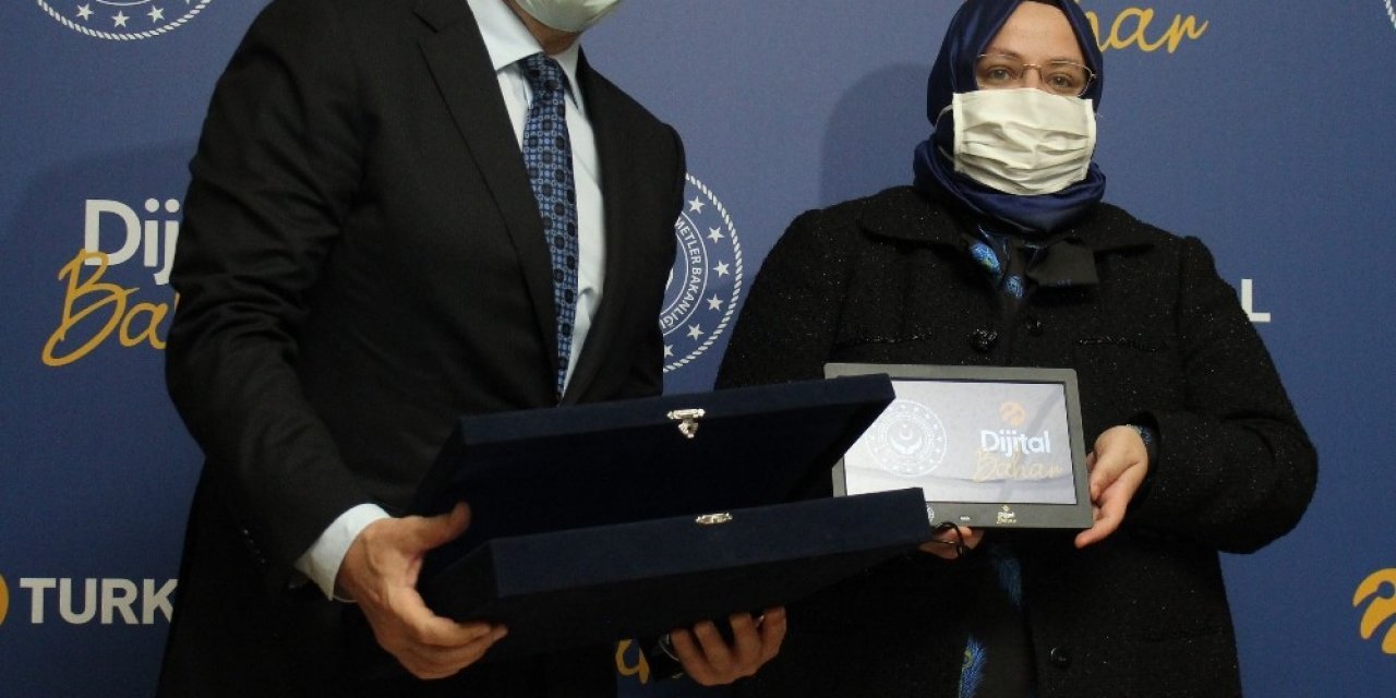 Turkcell Tarafından Hayata Geçirilen “dijital Bahar” Projesi Tanıtıldı