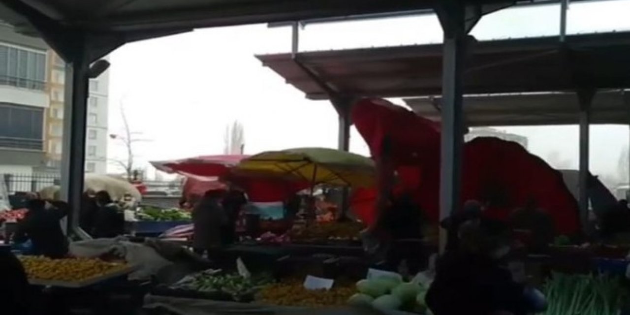 Fırtına Pazarcılara Zor Anlar Yaşattı