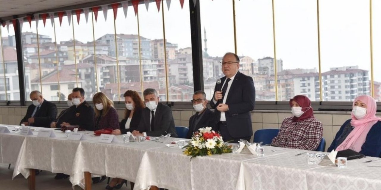 Vali Tutulmaz Huzurevinde Yaşlılar İle Bir Araya Geldi