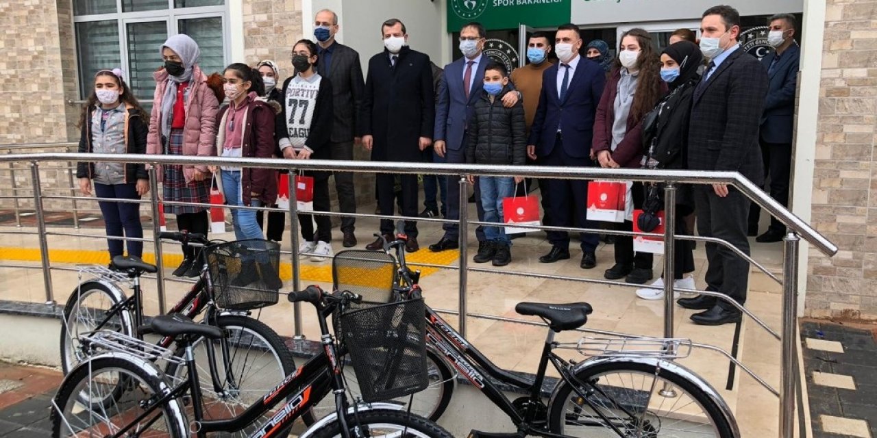 Çanakkale Ruhunu Kaleme Dökerek Ödül Kazandılar
