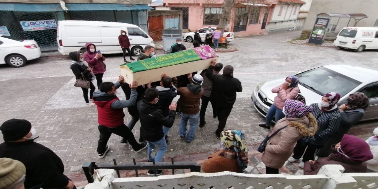 Polis Sevgilisi Tarafından Öldürülen Kadın Son Yolculuğuna Uğurlandı