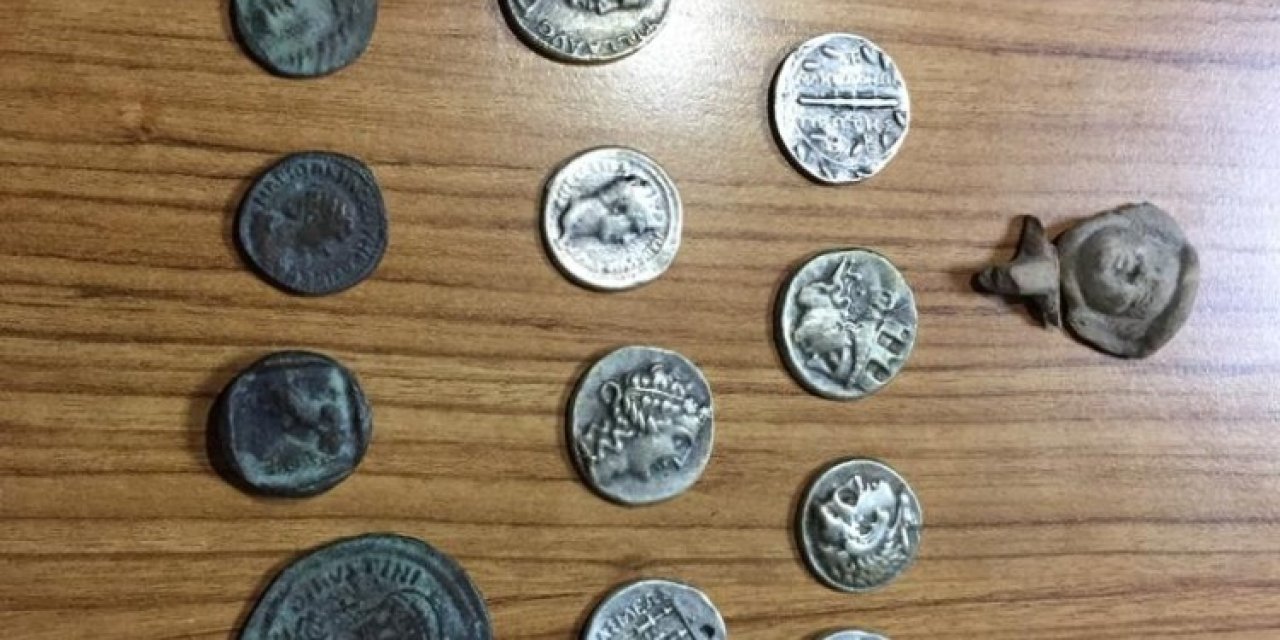 Bergama’da Tarihi Eser Paralar Ele Geçirildi
