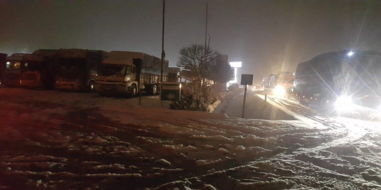 Afyonkarahisar-antalya Karayolu 2 Saatin Sonunda Ulaşıma Açıldı