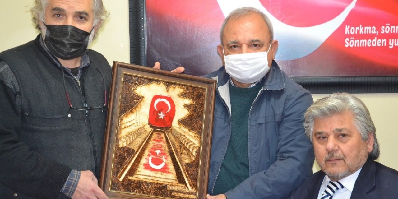 Atatürk’ü Getiren Trenin Fotoğrafı Tablo Olarak İşlendi