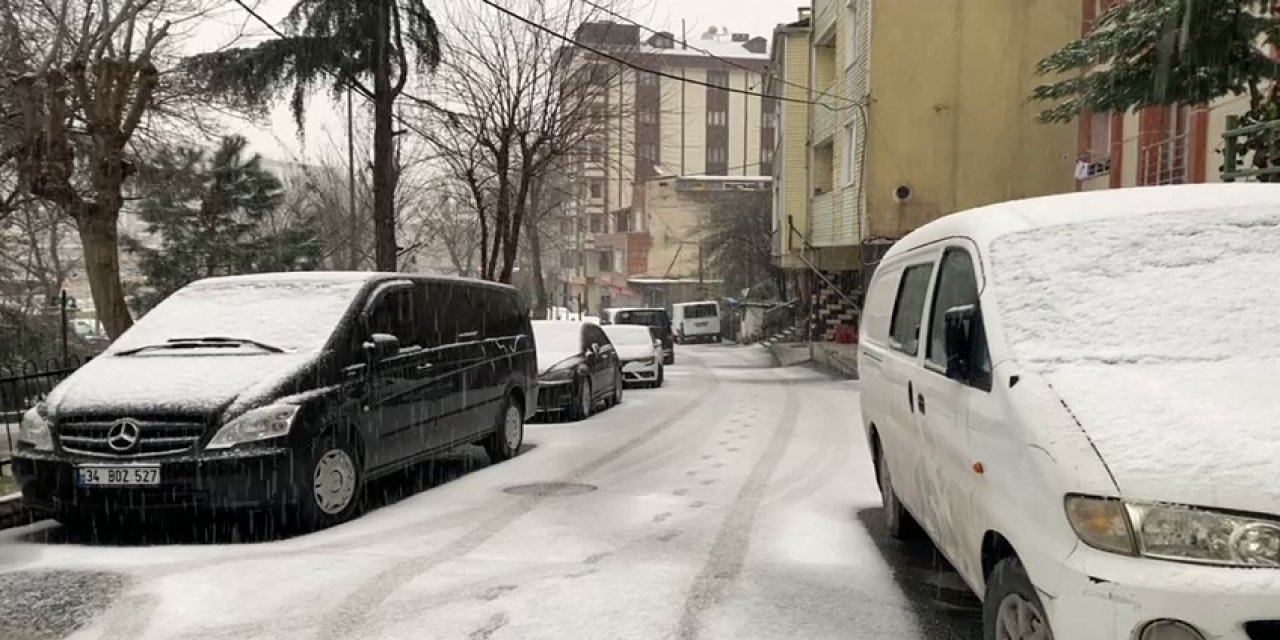 Eyüpsultan’da Yollar Beyaza Büründü, Araçlar İlerlemekte Güçlük Çekti