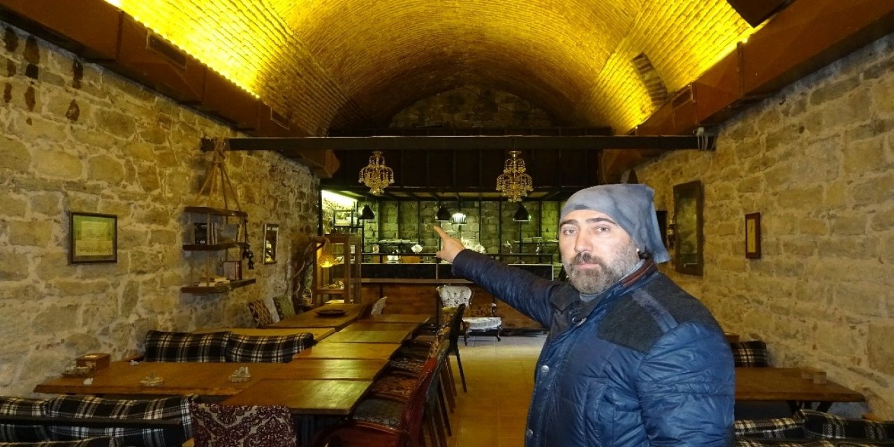Tedbir Alınmazsa Tarihî Çarşılı Köprü Yıkılma Tehlikesiyle Karşı Karşıya