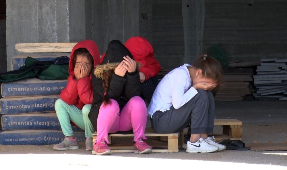 Elazığ’da intihara teşebbüs eden kadını çocukları gözyaşları içerisinde izledi