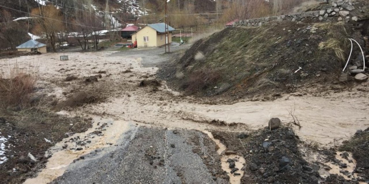 Tunceli’de Kuvvetli Sağanak Taşkına Neden Oldu