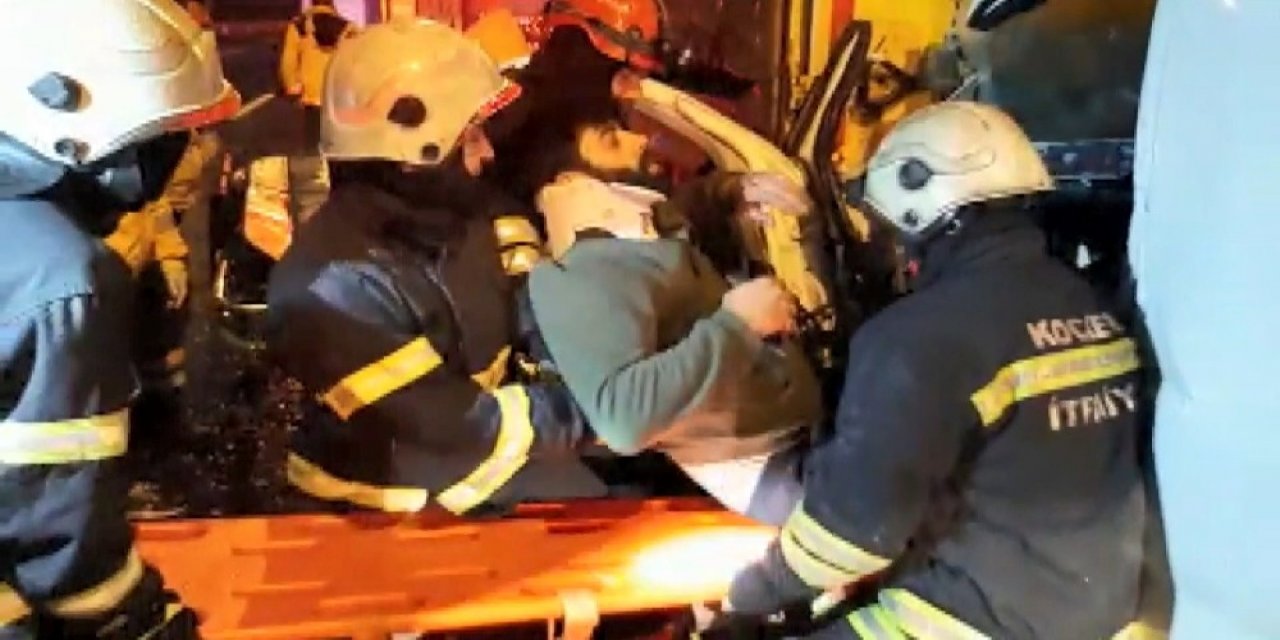 Panelvan Araç Tem’de Tıra Arkadan Çarptı: 2 Yaralı