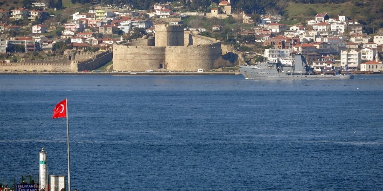 Çanakkale Boğazı’ndan Peş Peşe Savaş Gemileri Geçti
