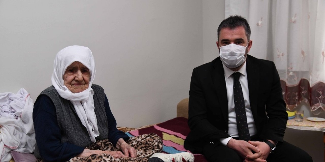 Asırlık Çınar Fatma Anayurt’a Anlamlı Ziyaret