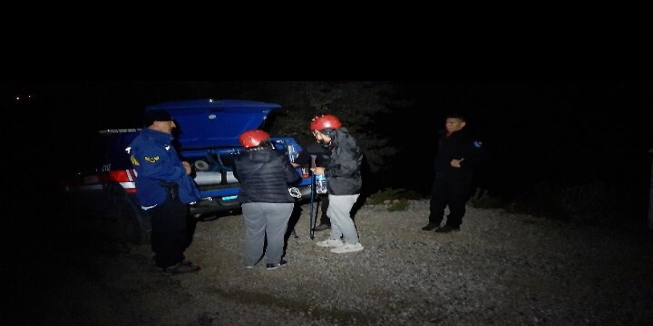 Doğa Yürüyüşünde Kaybolan 2 Kişiyi Jak Timleri Buldu