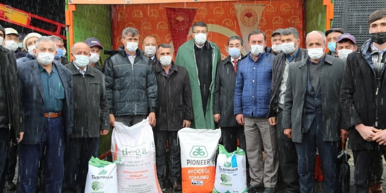 Kütahya’da 900 Çiftçiye Tohum Desteği