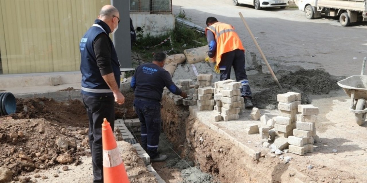 İ̇ki Yılda 14 Bin 250 Metre Yağmur Suyu Hattı Döşendi