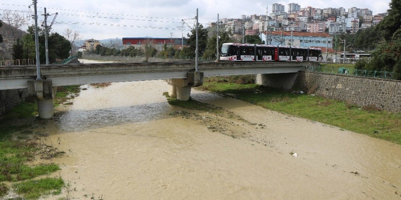 Samsun’da Metre Kareye 31,8 Kg Yağış Düştü, Dereler Coştu