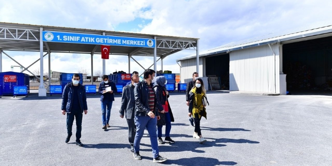Yeşilyurt’taki Atık Toplama Ve Ayırma Tesisi Örnek Oluyor