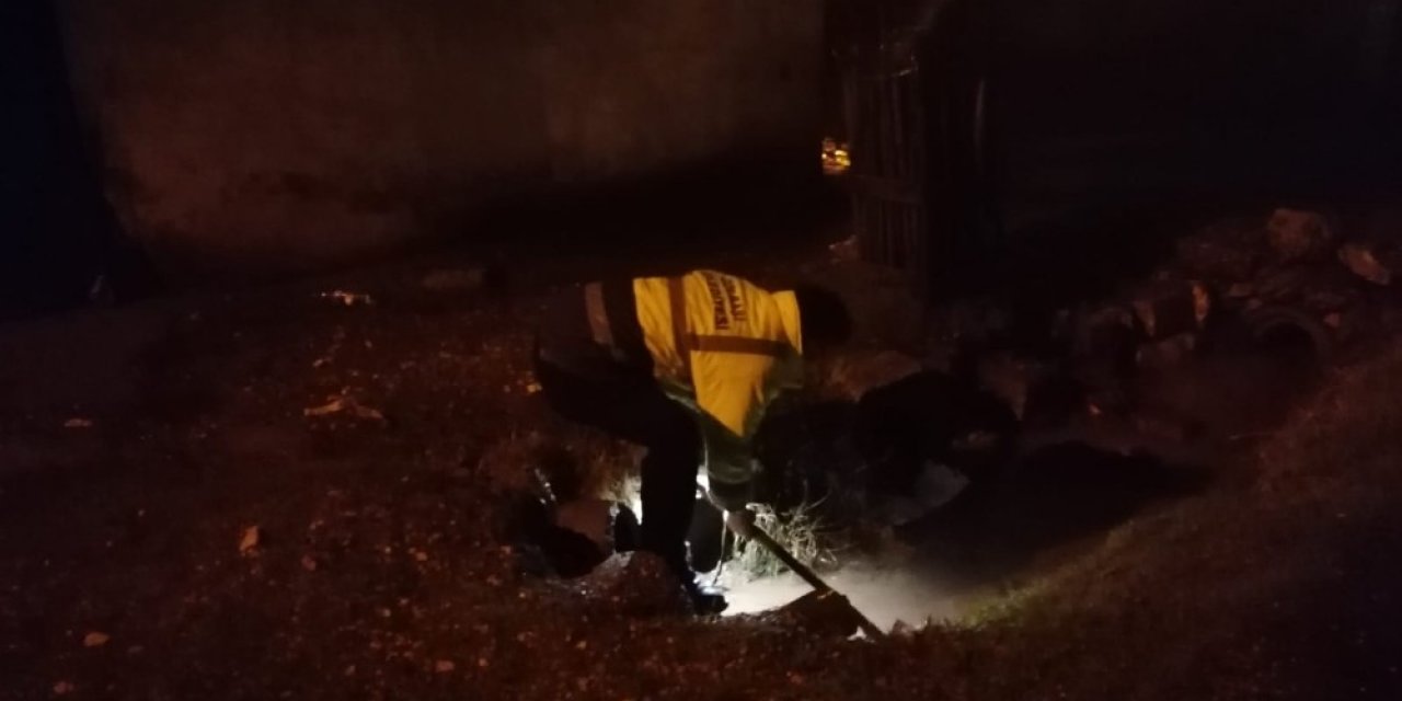 Gece Boyunca Tıkanan Mazgalları Temizlediler