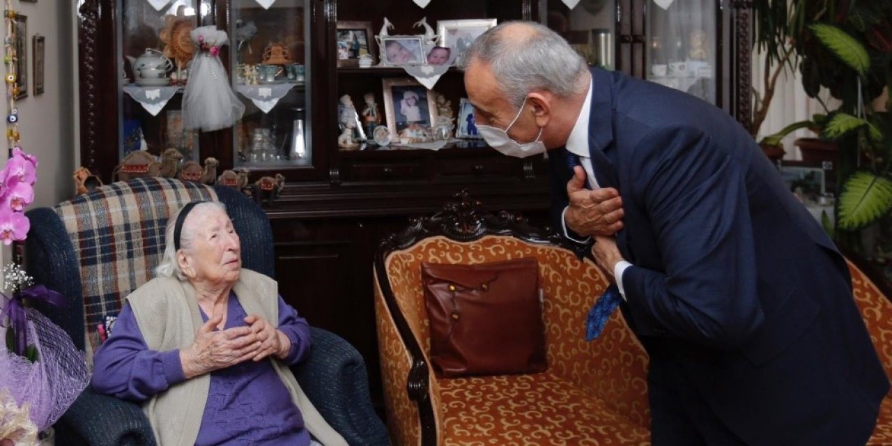 Başkan Çebi Asırlık Çınarları Ziyaret Etti