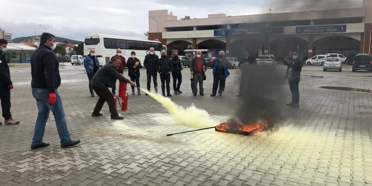 Çeşmeli Muhtarlara Yangın Ve Doğal Afet Eğitimi