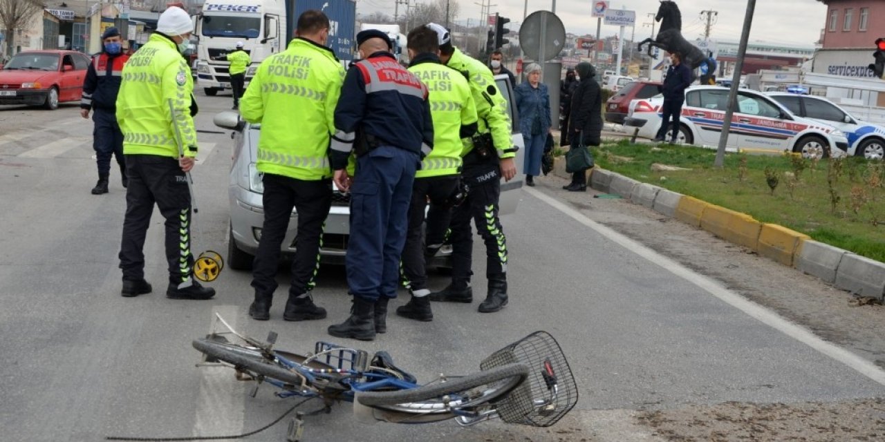 Otomobilin Çarptığı Bisiklet Sürücüsü Ağır Yaralandı