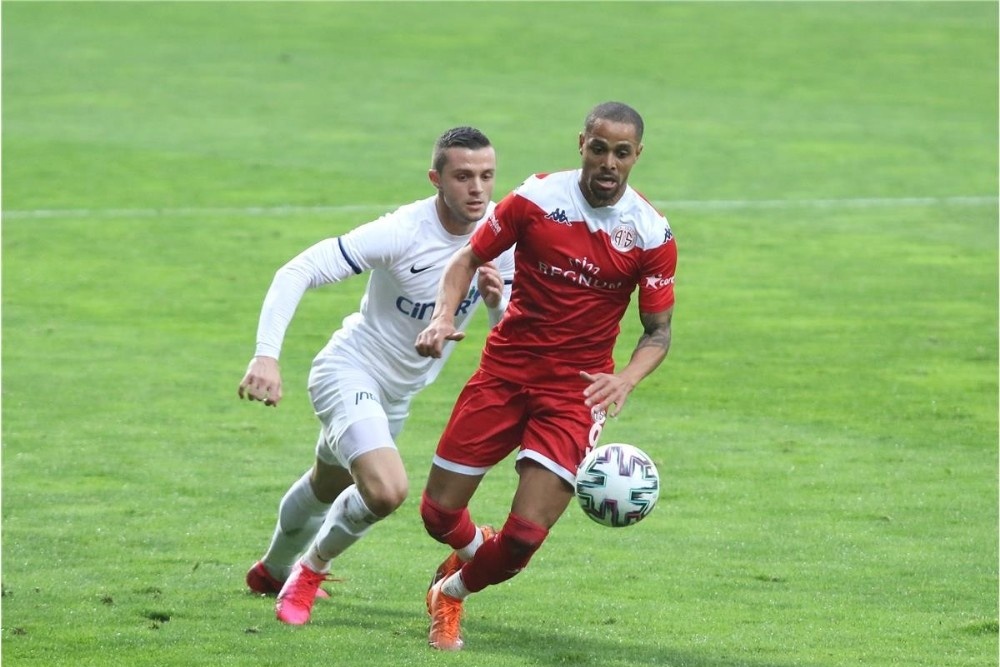 Antalyaspor’da Sam’den 2 maçta, 2 gol