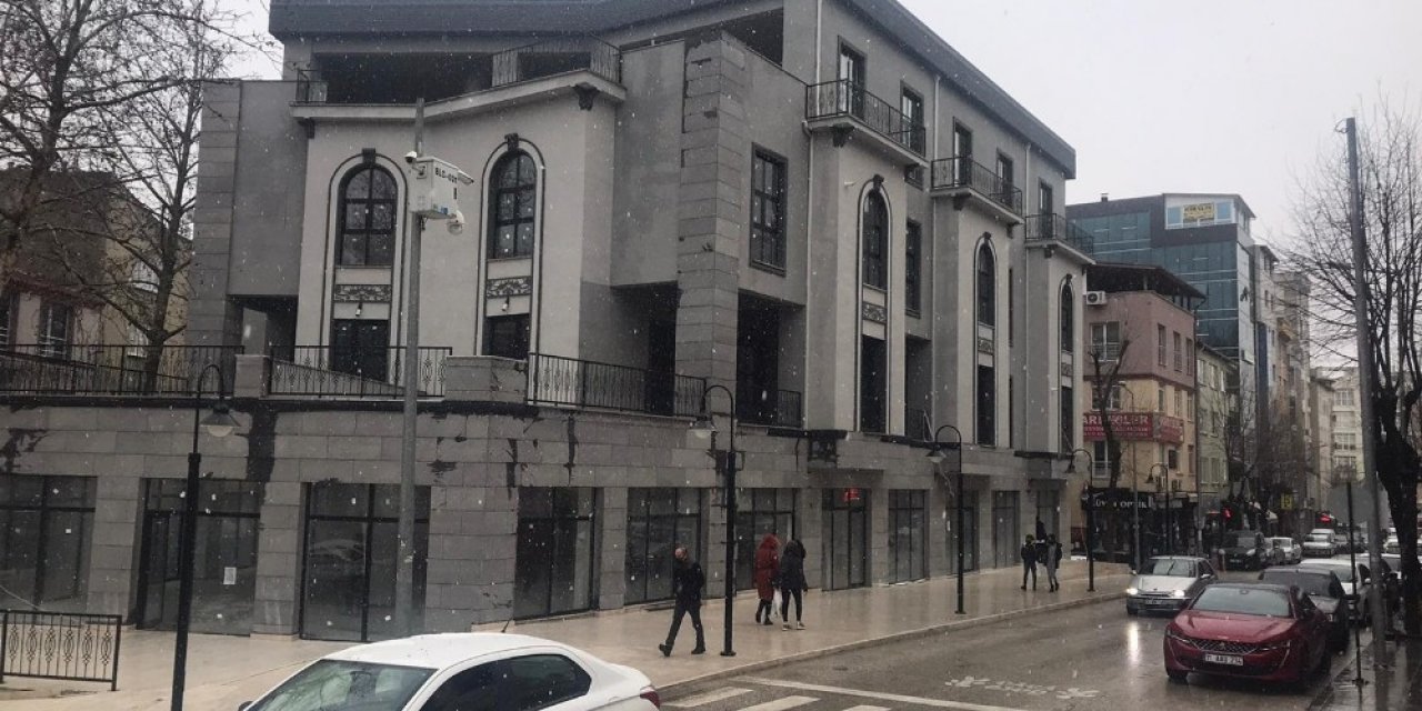 Ticaret Merkezi İhalesi İleri Bir Tarihe Ertelendi