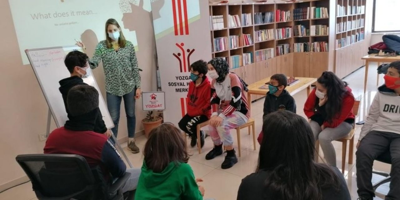 Öğrencilere İ̇ngilizce Kursu
