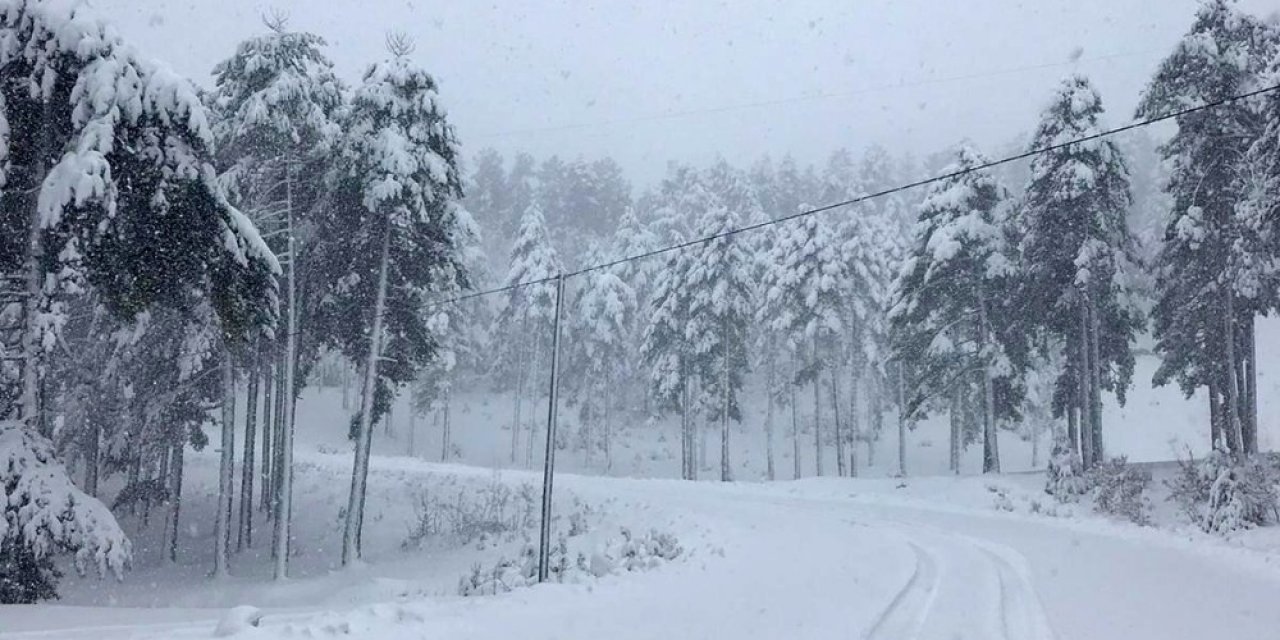 Osmaniye Merkezde Yağmur, Yüksek Kesimlerde Kar Etkili Oldu
