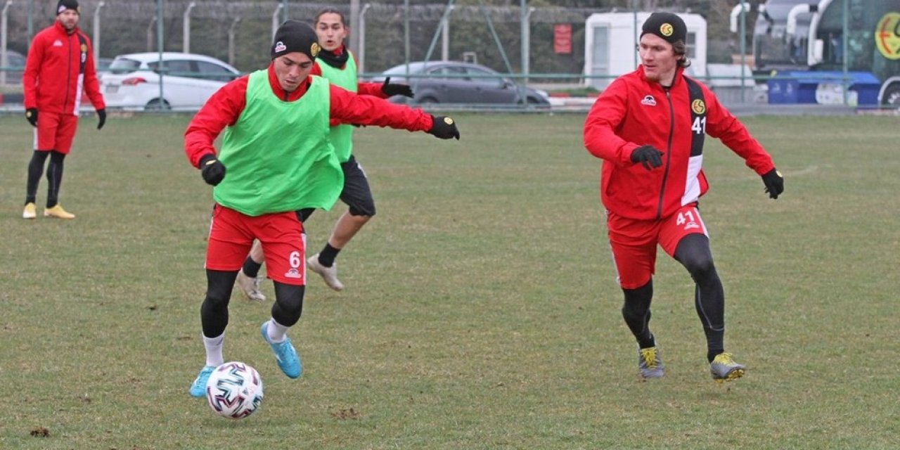 Eskişehirspor 3 Günlük İznin Ardından Antrenmanlara Başladı
