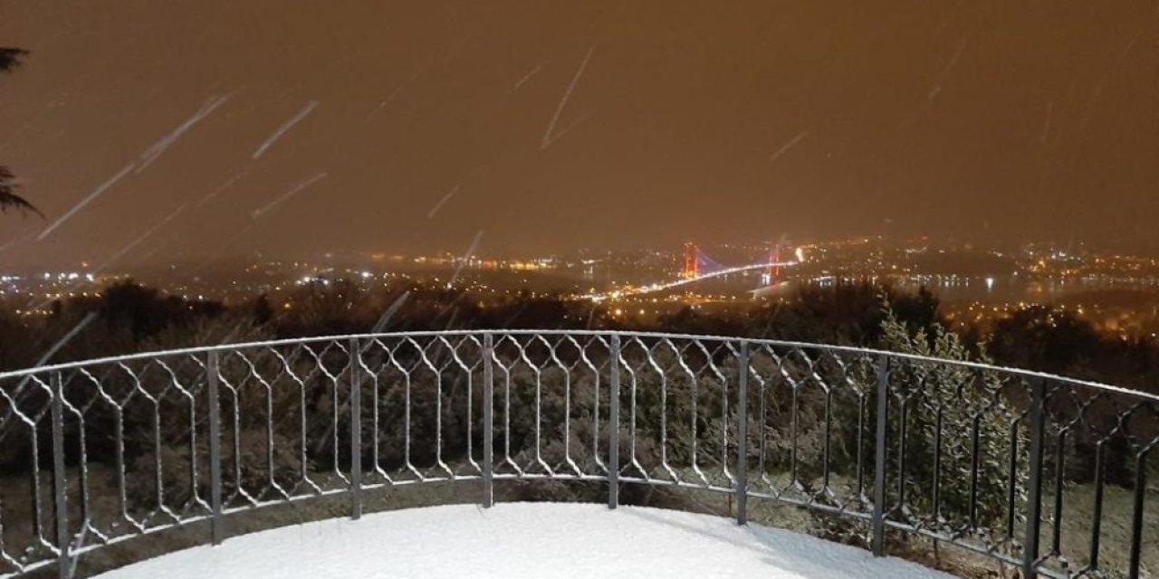 Anadolu Yakası’nda Kar Yağışı Etkili Olmaya Başladı
