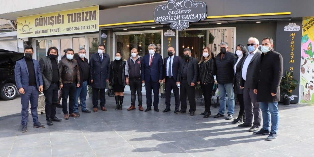 Mhp Aydın İ̇l Başkanı Alıcık, Kuşadası’nda Vatandaşlarla Buluştu